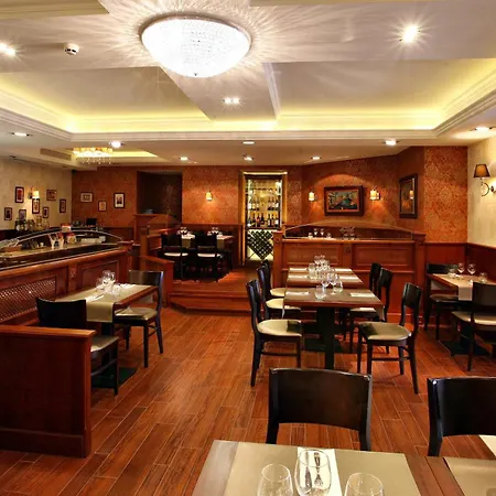 布达佩斯黄金酒店 4*