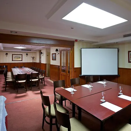 布达佩斯黄金酒店 4*