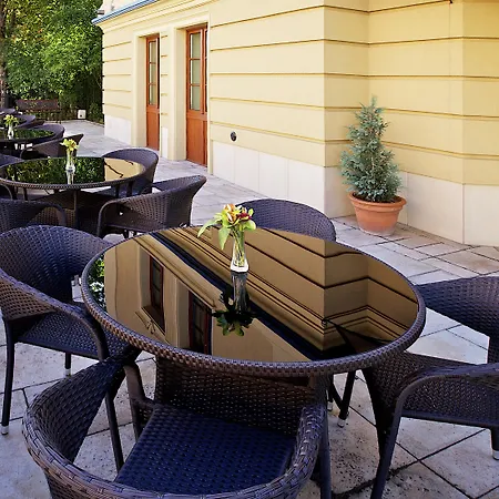 Gold 4* Budapest