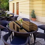 Gold 4* Budapest